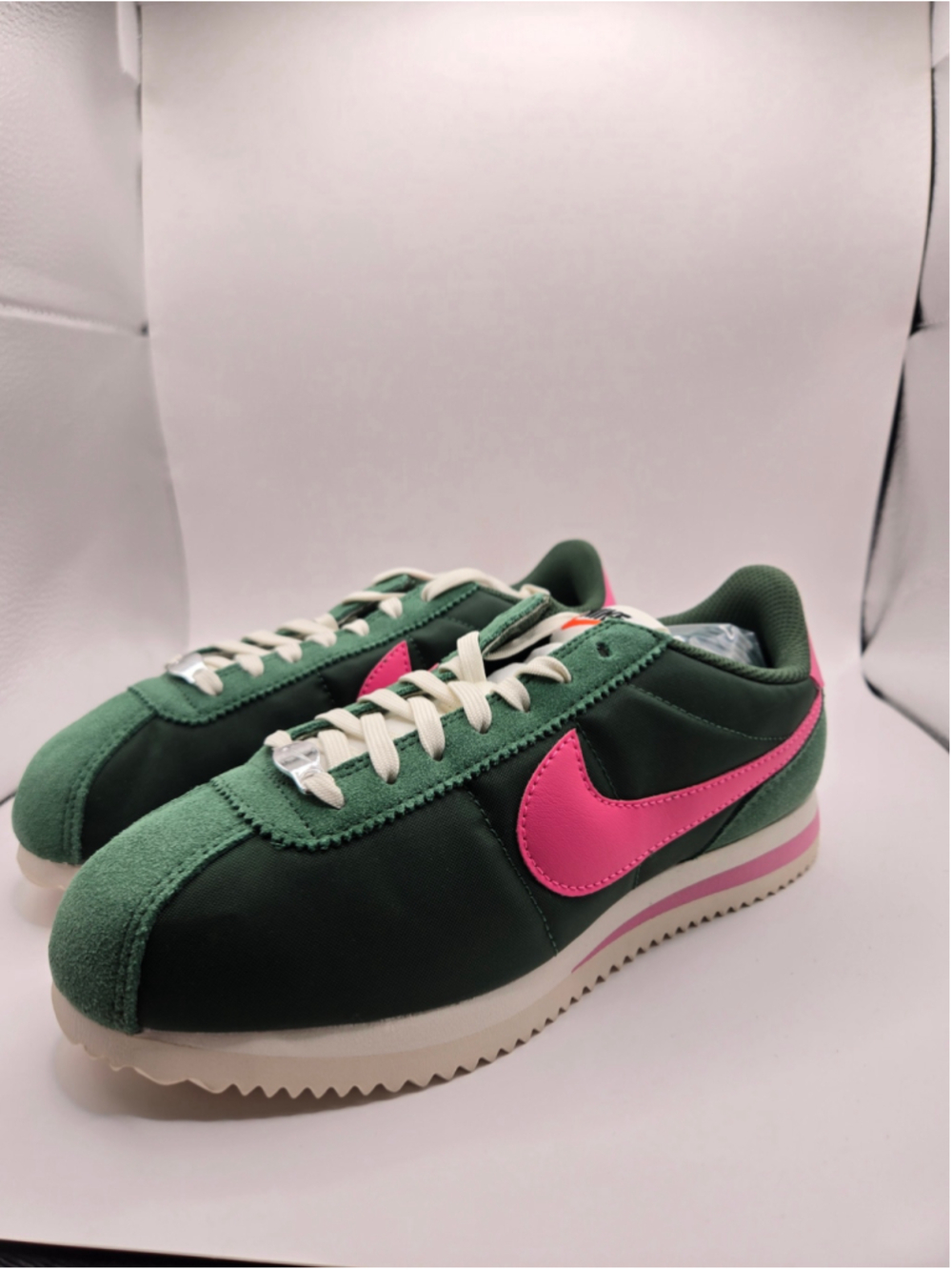 Women's Nike Cortez Sneakers Green and Pink Size 6.5